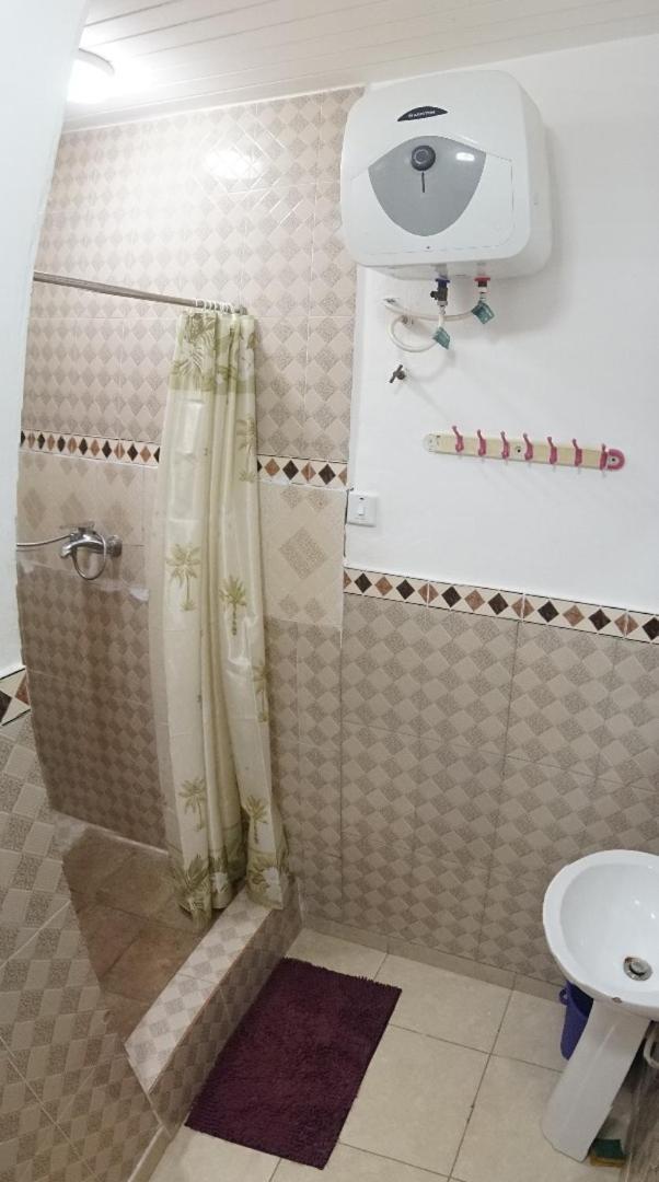 Sandpark Place, West Hills Mile 11 エクステリア 写真