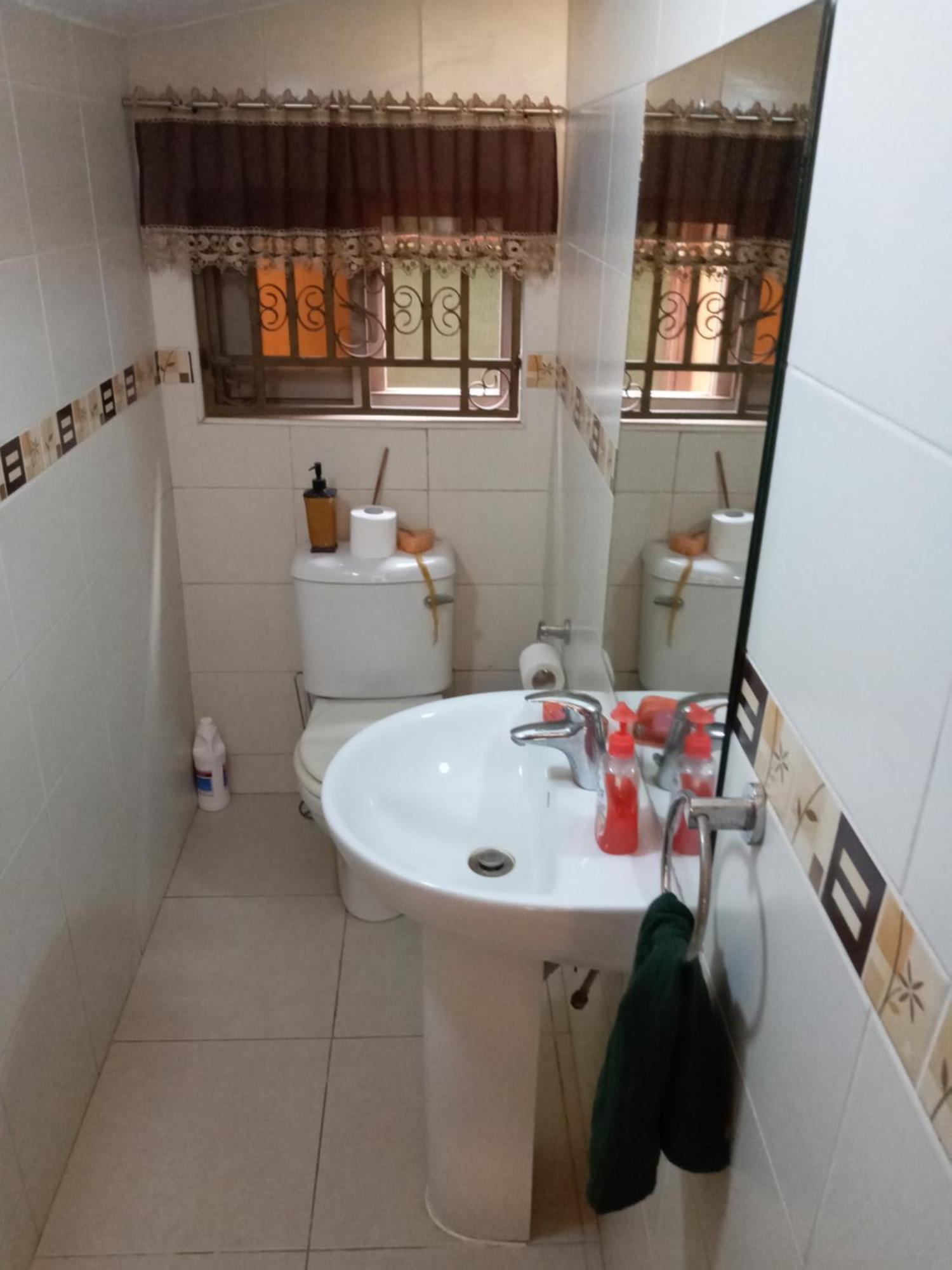 Sandpark Place, West Hills Mile 11 エクステリア 写真